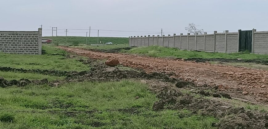 PLOTS ON SALE AT MOMBASA ROAD KONZA CITY 50 BY 100 ASKING 1.5M