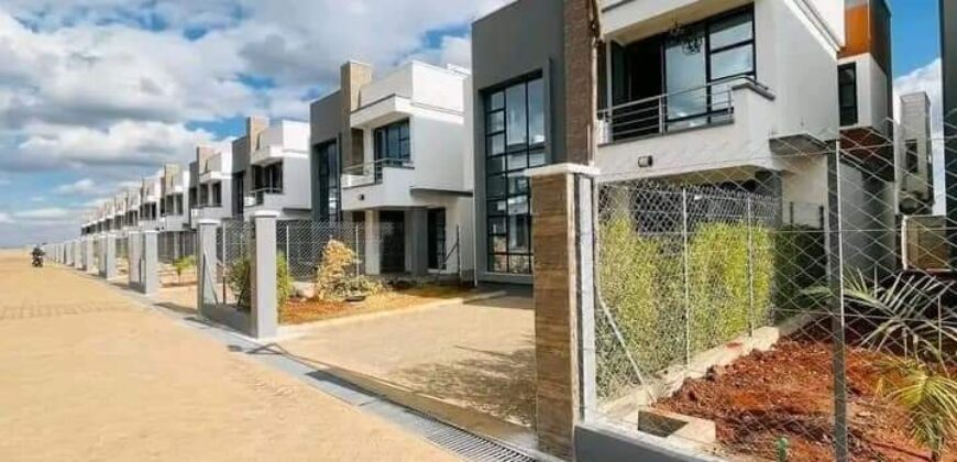 MORDERN FOUR BEDROOMS TOWNHOUSES ON SALE ALL ROOMS ENSUITE  AT KAMAKIS KANGUNDO ROAD GOING FOR 13.6 MILLION